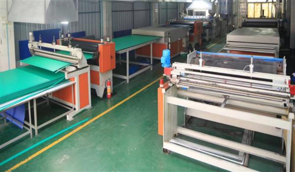 中空板加入填充料的作用
